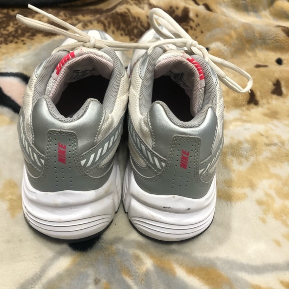 Running shoes - Picture 3 of 3